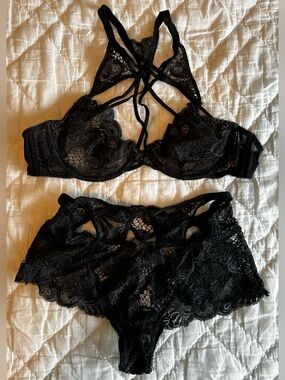 Agent Provocateur Black Lace Strappy Underwire Bra & Lace Briefs